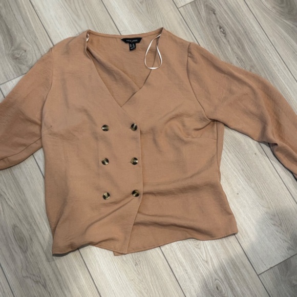 New Look Women Top - Picture 3 of 3